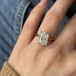 Brand New 3.11 F VS2 Radiant Lab Grown Engagement Ring