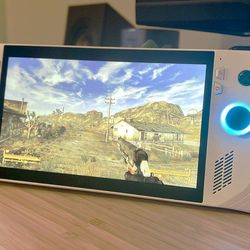 2TB SSD ASUS ROG Ally RC71L Win 11 AMD Ryzen Z1 Extreme 3.3GHz 16GB RAM 7" New Condition.