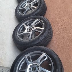 Wheel 17 5 Lugs Universal Like New