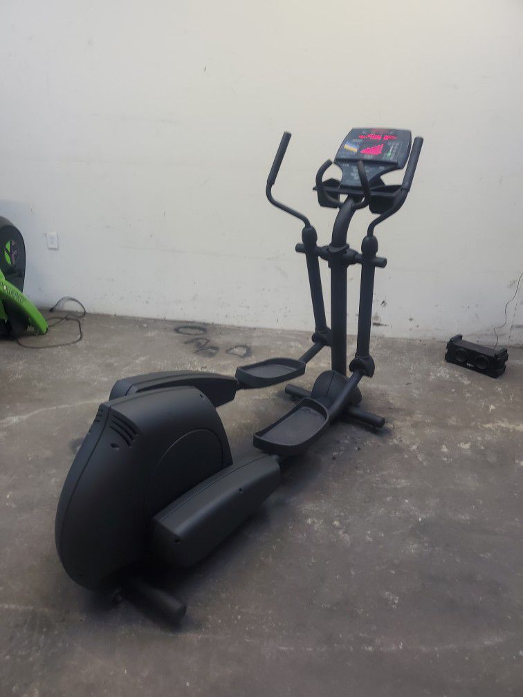 Life Fitness Lifefitness Elliptical-I Can Deliver 
