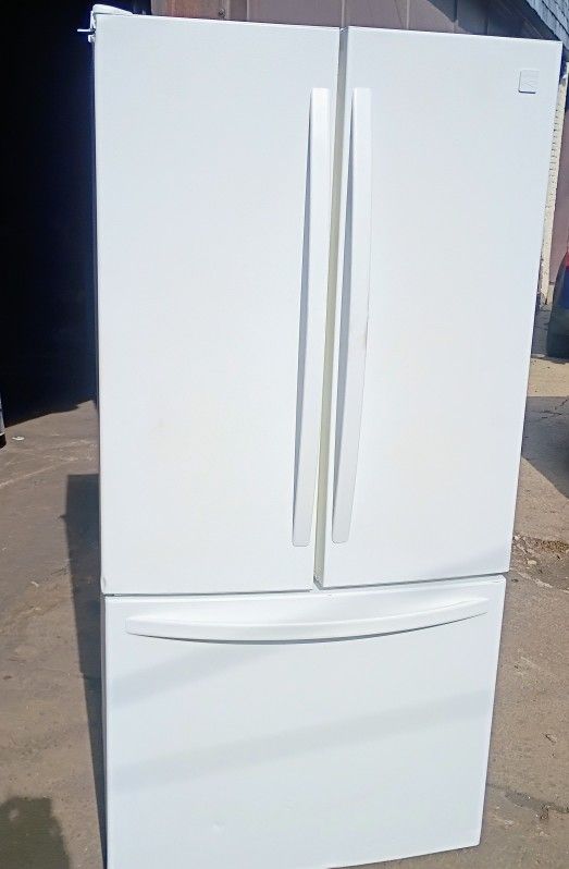 Very Clean! White Kenmore French Door Refrigerator!