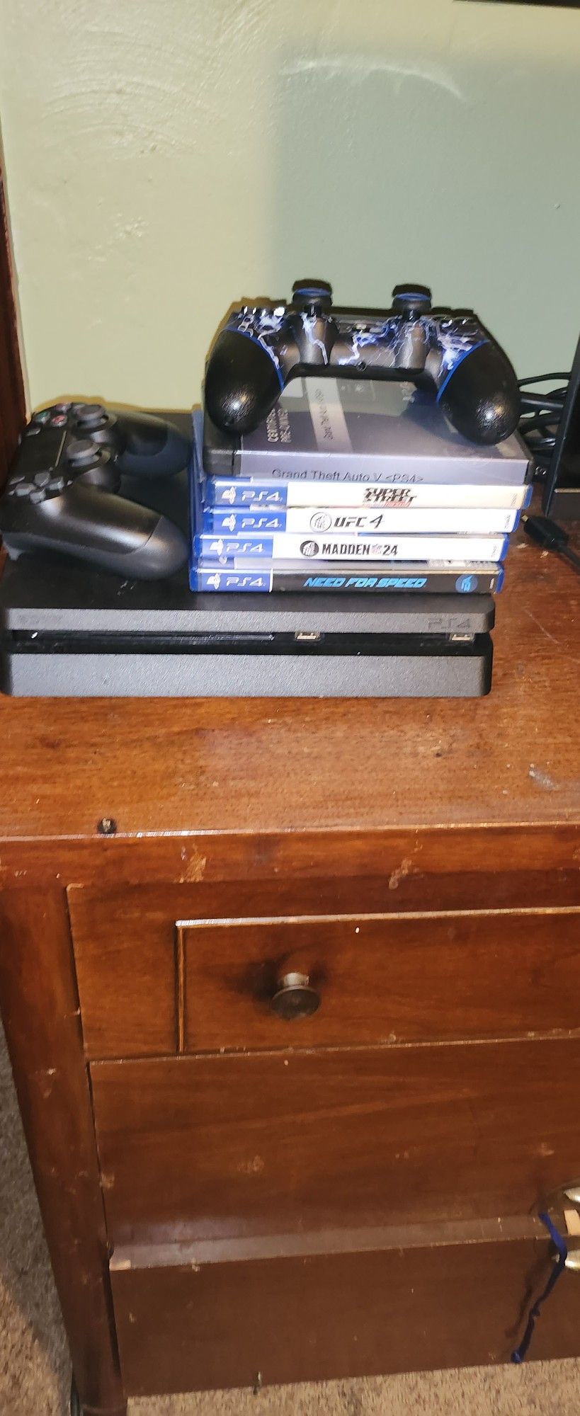 PS 4 Gaming
