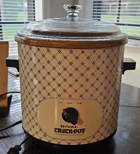 Vintage 1970s Rival Stoneware Crock-Pot
