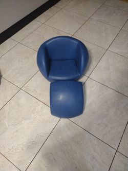 Kids Seat And Ottoman