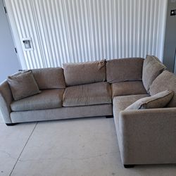 beautiful brown sectional couch, in good condition, free delivery