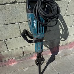 Makita 14 Amp Demolition Breaker Hammer Good Condition With One Tip