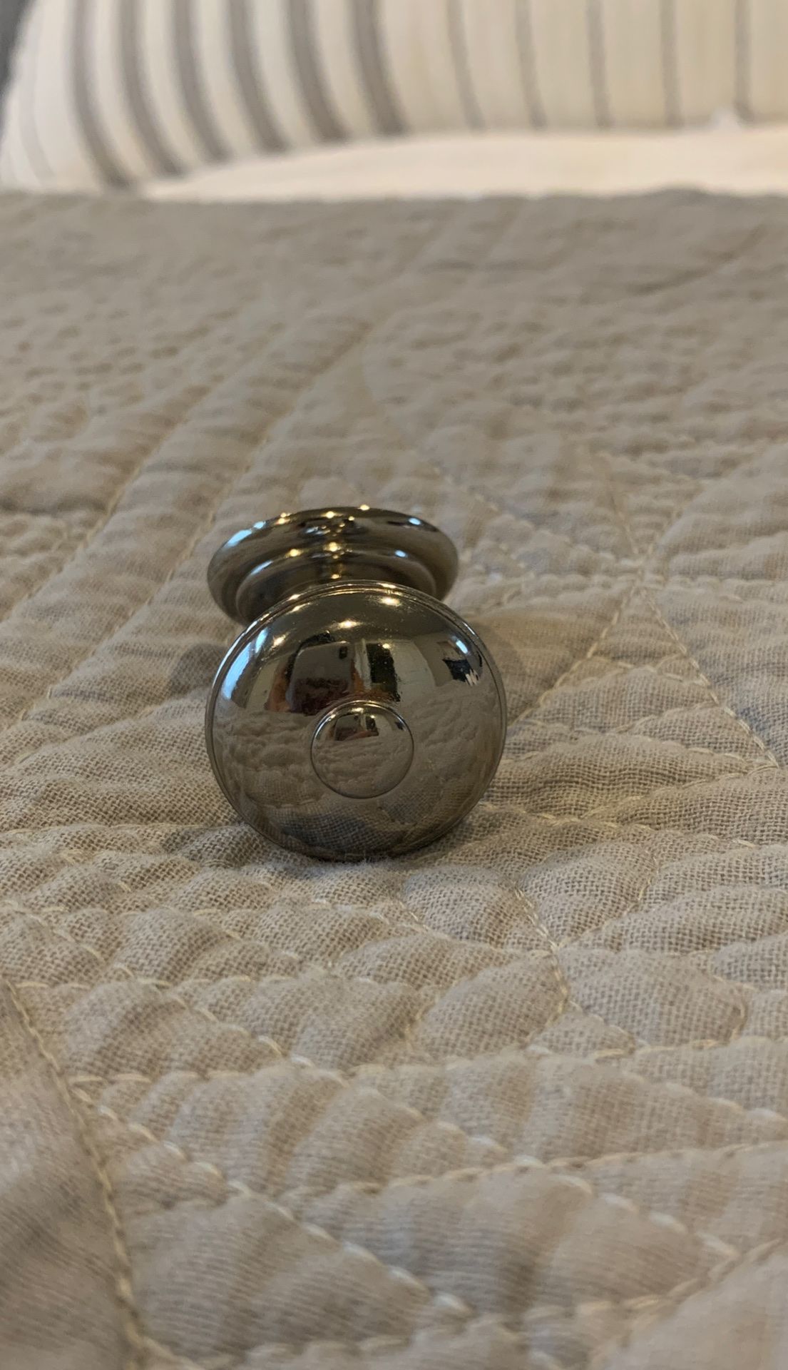 Beautiful knobs for dresser/cabinet