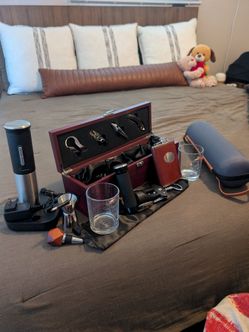 Wine Accessory Gift Set with Rabbit Opener