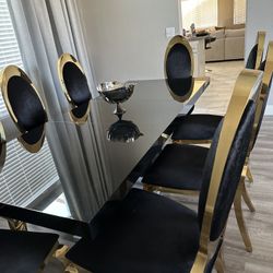 Black Modern Dinner Table / Couch