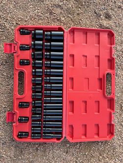 35 Piece 1/2 Socket Set 8-32mm