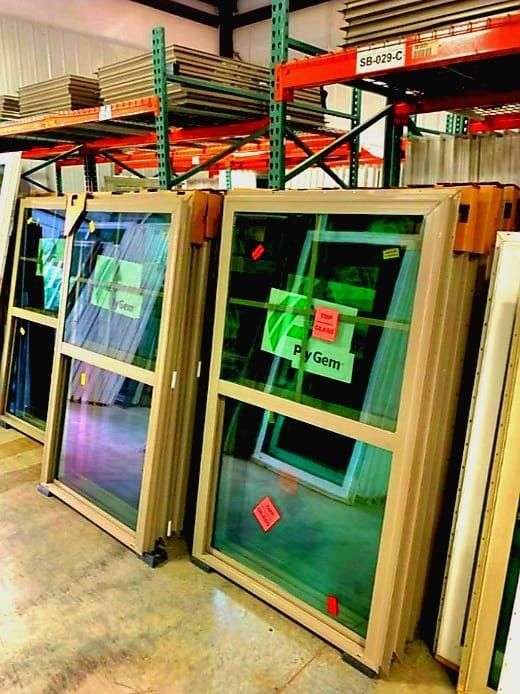 New Impact windows and Doors/Nuevas puertas y Ventanas de impactos