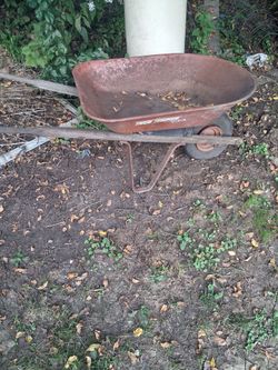 Metal wheel barrel great shape tire needs air