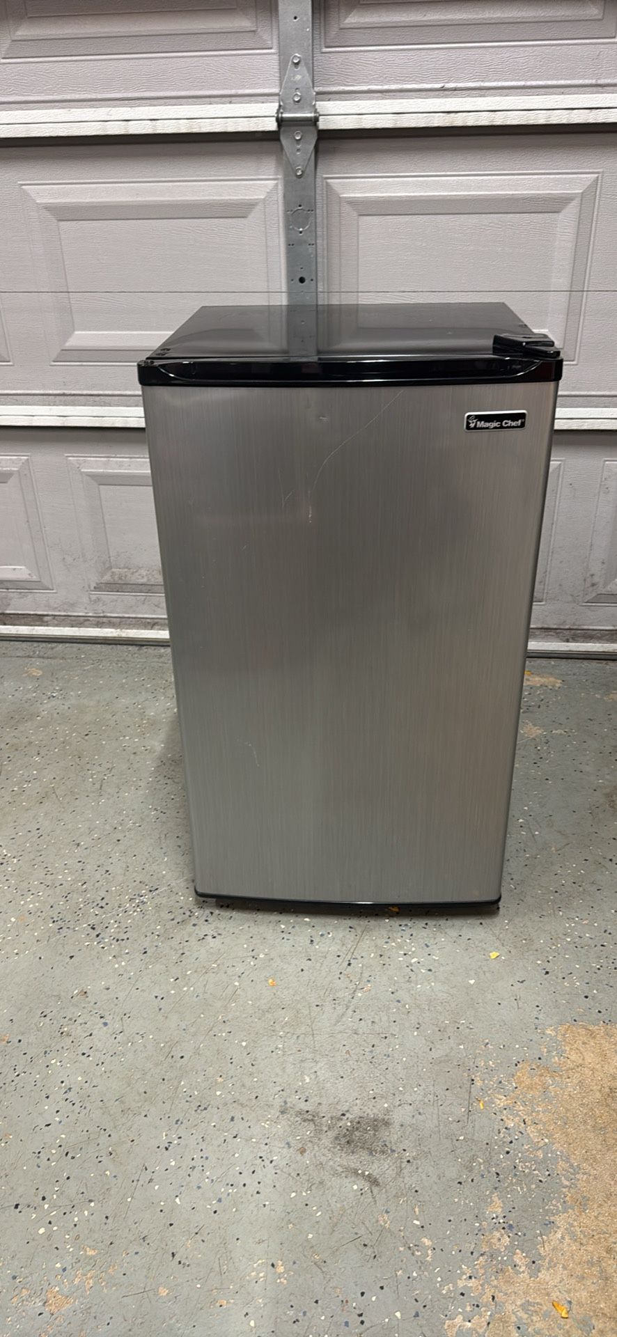 Magic Chef Mini Refrigerator