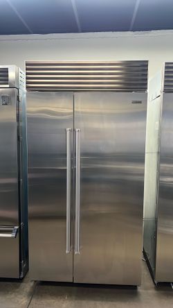 SUB ZERO 42”WIDE BUILT IN REFRIGERATOR STAINLESS STEEL