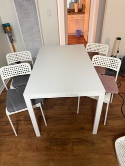 Table and 4 chairs set