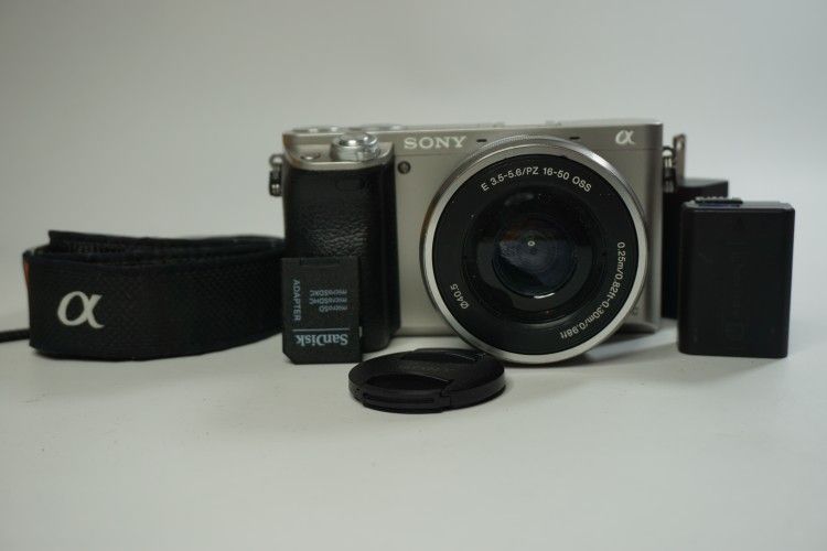 Sony Alpha A6000 24.3MP Digital Camera 16-50 mm Lens Silver 12097 Clicks