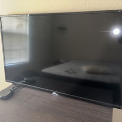 40” TCL Smart TV w/ Roku Hub