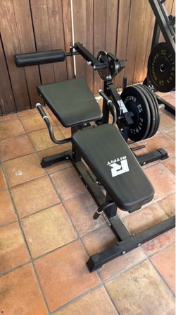 All-in-One Quad & Hamstring Station Train both leg extensions and lying leg curls on a single, space-efficient machine. A simple pull-pin lets you swi
