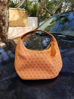 Dooney & Bourke