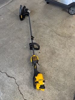 FLEXVOLT 60V MAX 17 in. Cordless Battery Powered Attachment Capable Trimmer (Tool Only)