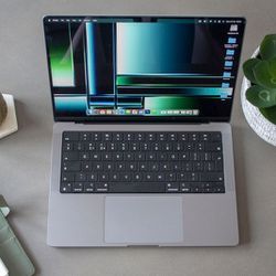 MacBook Pro 16" M2  w/ Applecare