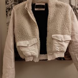 White Cropped Jacket With Pockets.