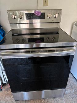 ELECTRIC STOVE WITH 5 BURNERS