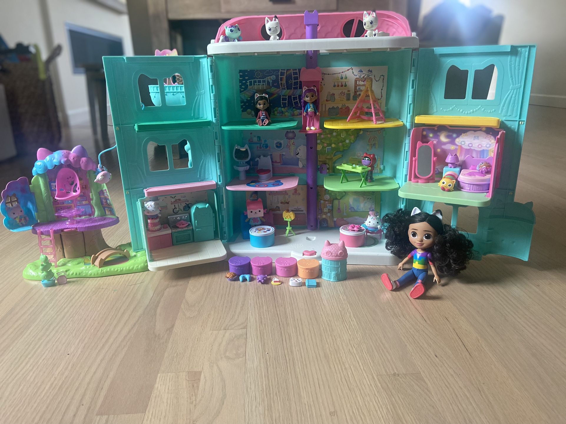 Gabby’s Dollhouse Purrfect Dollhouse Playset + Add-ons