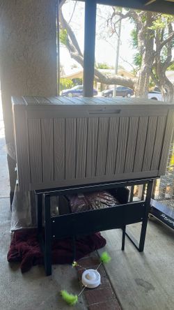 Outdoor storage box