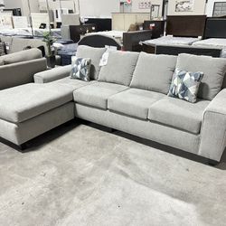 Living room reversible sectional
