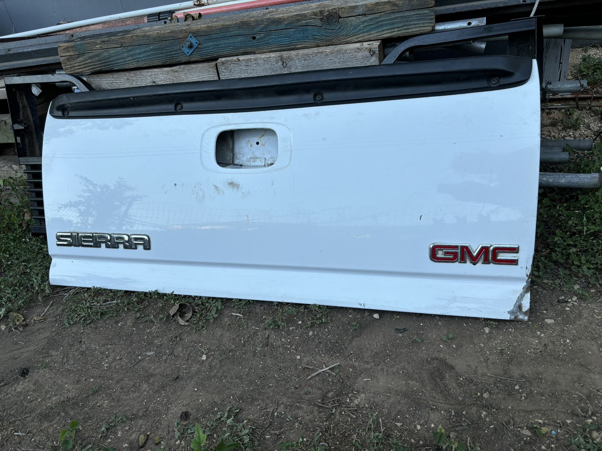 Stepside 99 to 02 Gmc or chevy tailgate