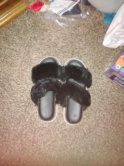 HOUSE SHOES