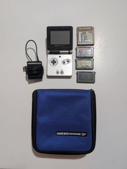 Game Boy Advance SP Bundle with Games and Case