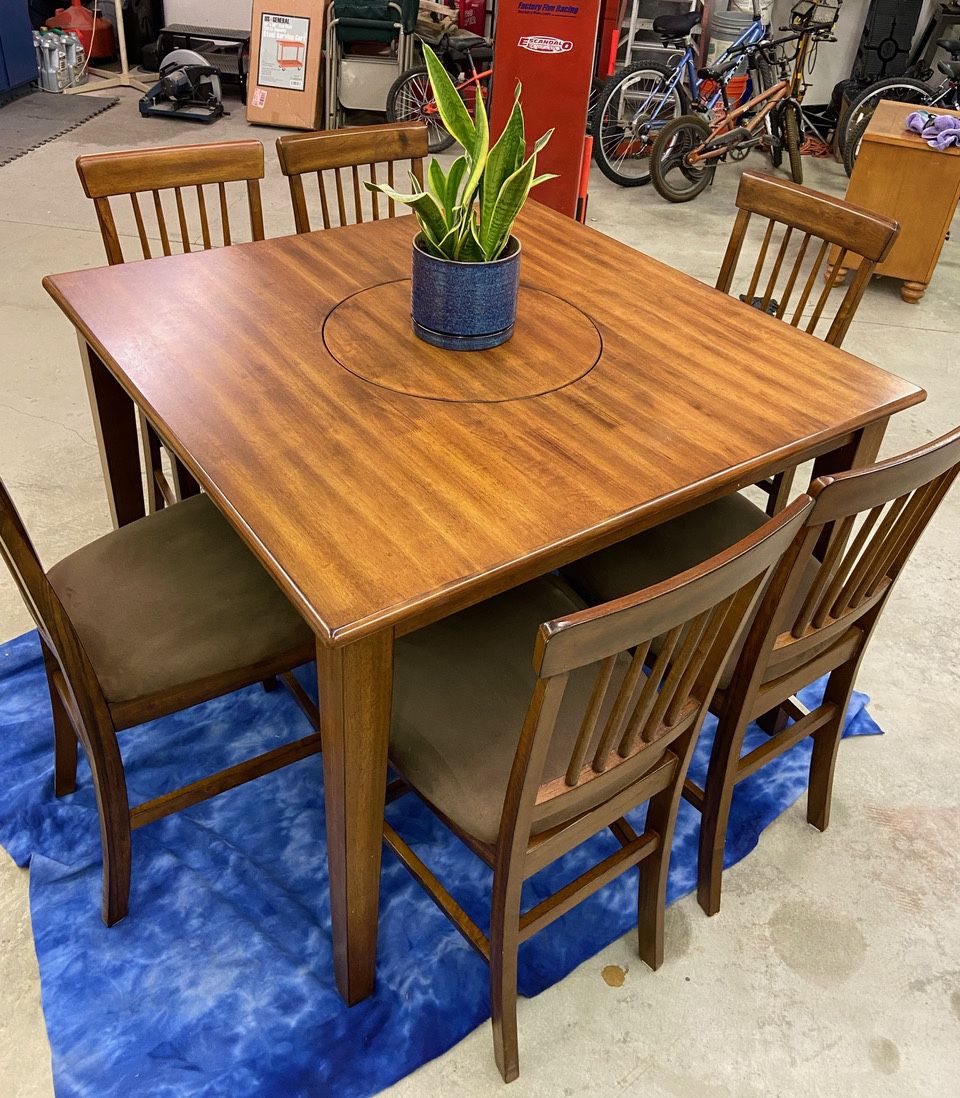 Dining Table with Lazy Susan in middle