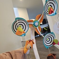 4 Baby items (2mobile, wipe warmer, carrier)