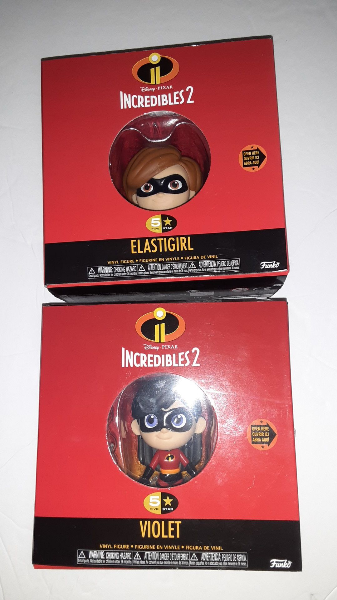 The Incredibles 2 5-Star Action Figure Violet and Elastigirl.