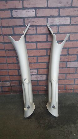 2002-2006 Dodge Ram 1500 windshield handles right or left