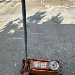 Car Jack 2 1/4 Ton Capacity