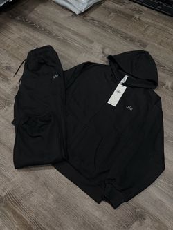 Black ZipUp Alo Set (Multiple Sizes)