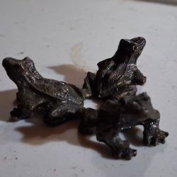  3 Frog Silver Ornament 