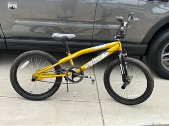 MONGOOSE “HOOP D” BMX BIKE