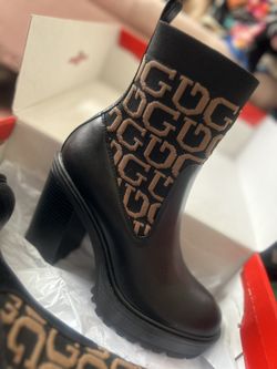 GUESS WOMANS BOOTS
