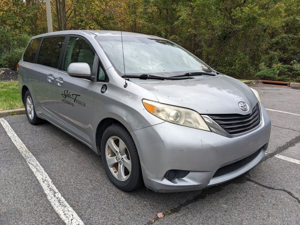 2012 Toyota Sienna