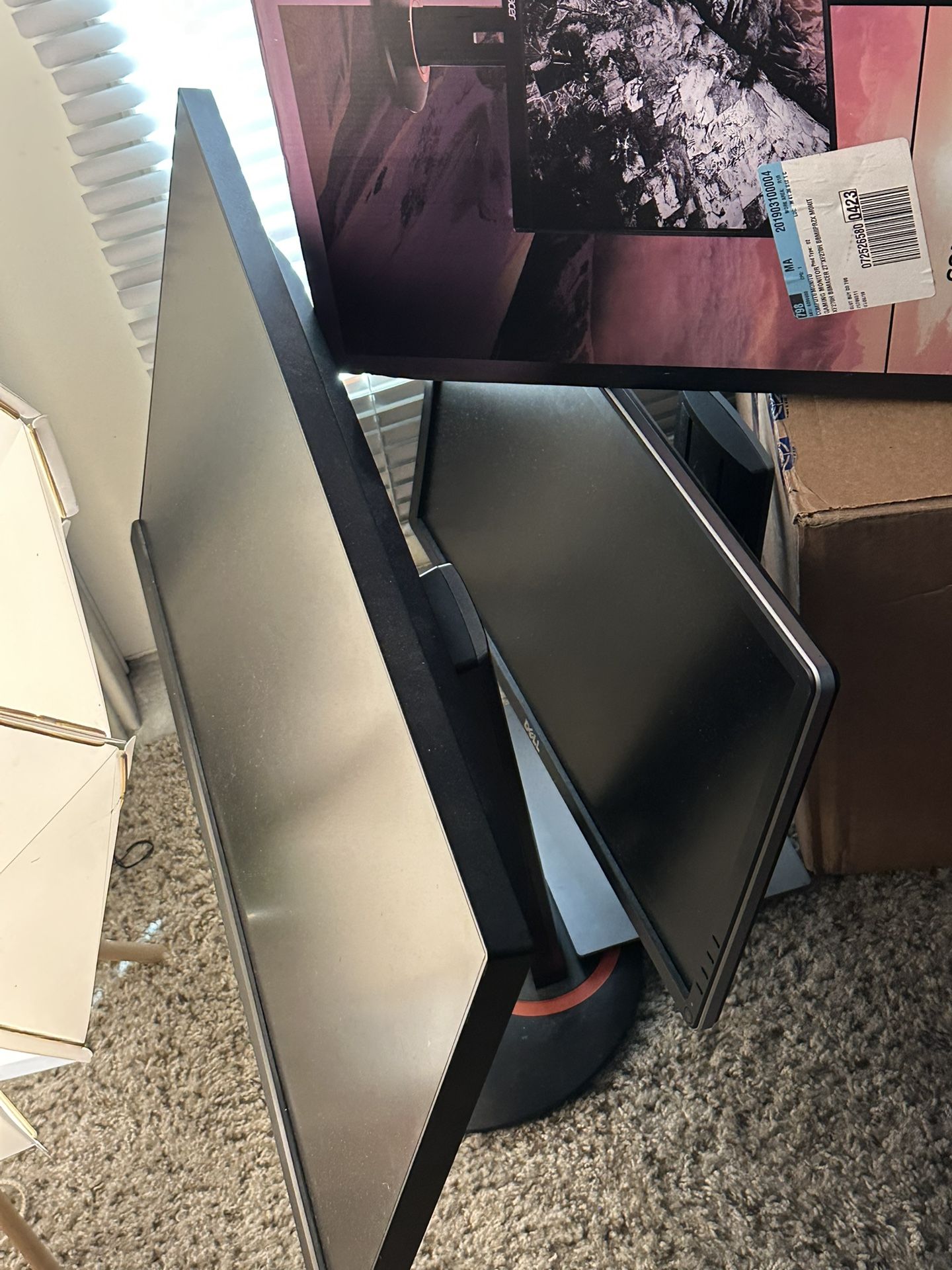 2 Monitors
