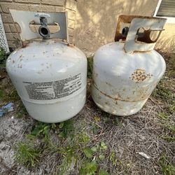 2 Full Propane Tanks 60$. Wow 