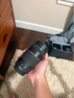 Cannon EF 75-300mm Telephoto zoom lens