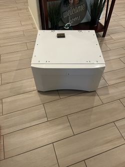Laundry Pedestal 