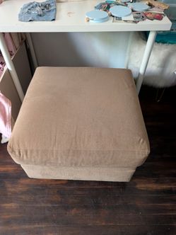 Small brown ottoman $5