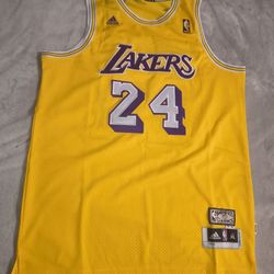Kobe Bryant Los Angeles Lakers Jersey Size L 