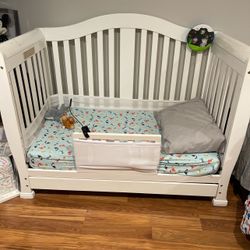 Crib With Storage Drawer